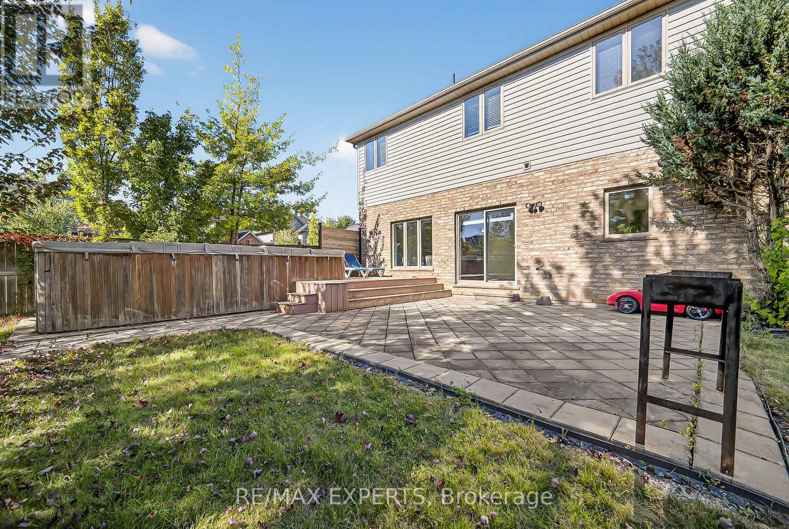 936 Talisman Crescent, London South, Ontario  N6K 0B7 - Photo 31 - X12574748