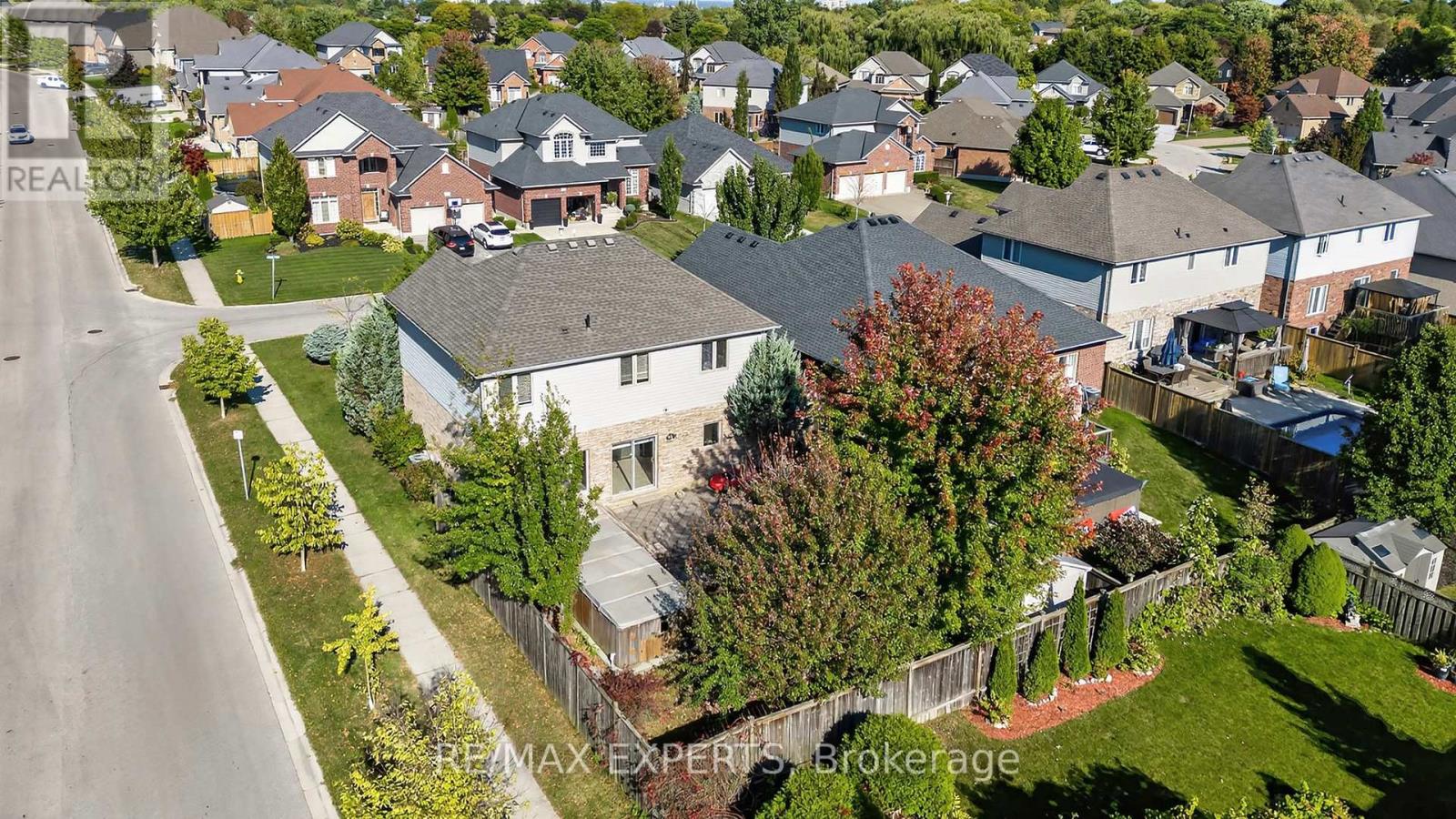 936 Talisman Crescent, London South, Ontario  N6K 0B7 - Photo 33 - X12574748