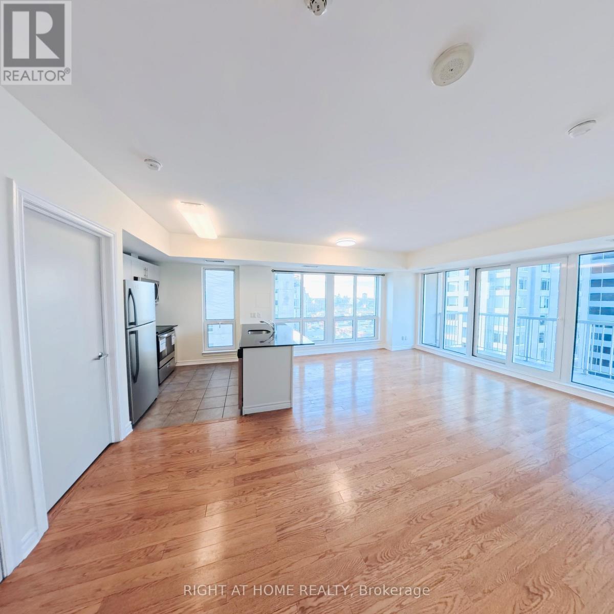 1901 - 234 Rideau Street, Ottawa, Ontario K1N 0A9 - Photo 10 - X12632210