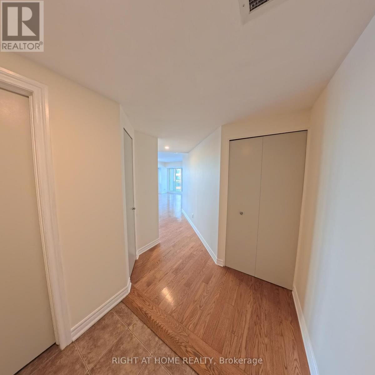 1901 - 234 Rideau Street, Ottawa, Ontario K1N 0A9 - Photo 9 - X12632210