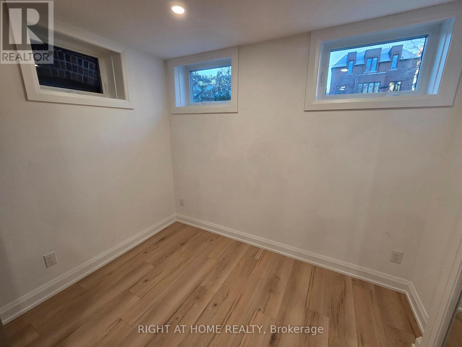 Bf - 55 Camberwell Road, Toronto, Ontario  M6C 3E7 - Photo 5 - C12631680