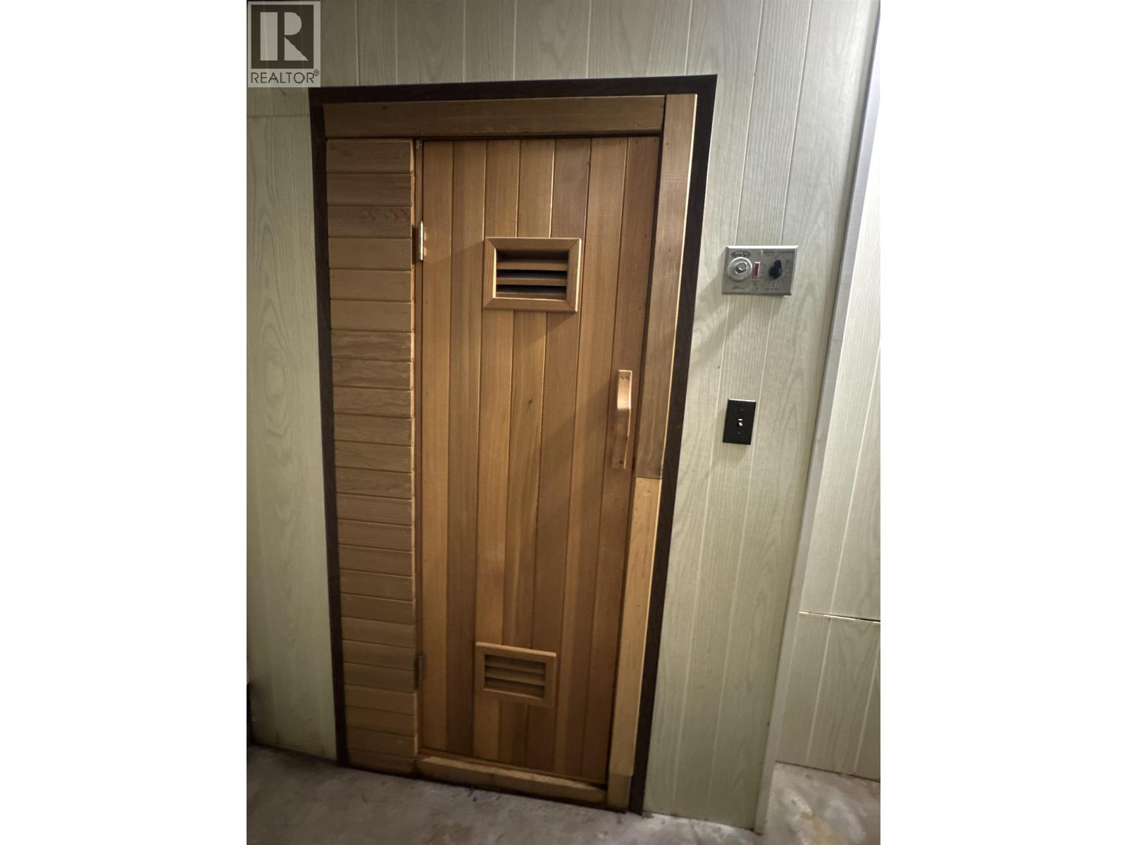 9908 111 Avenue, Fort St. John, British Columbia  V1J 2V1 - Photo 10 - R3073660