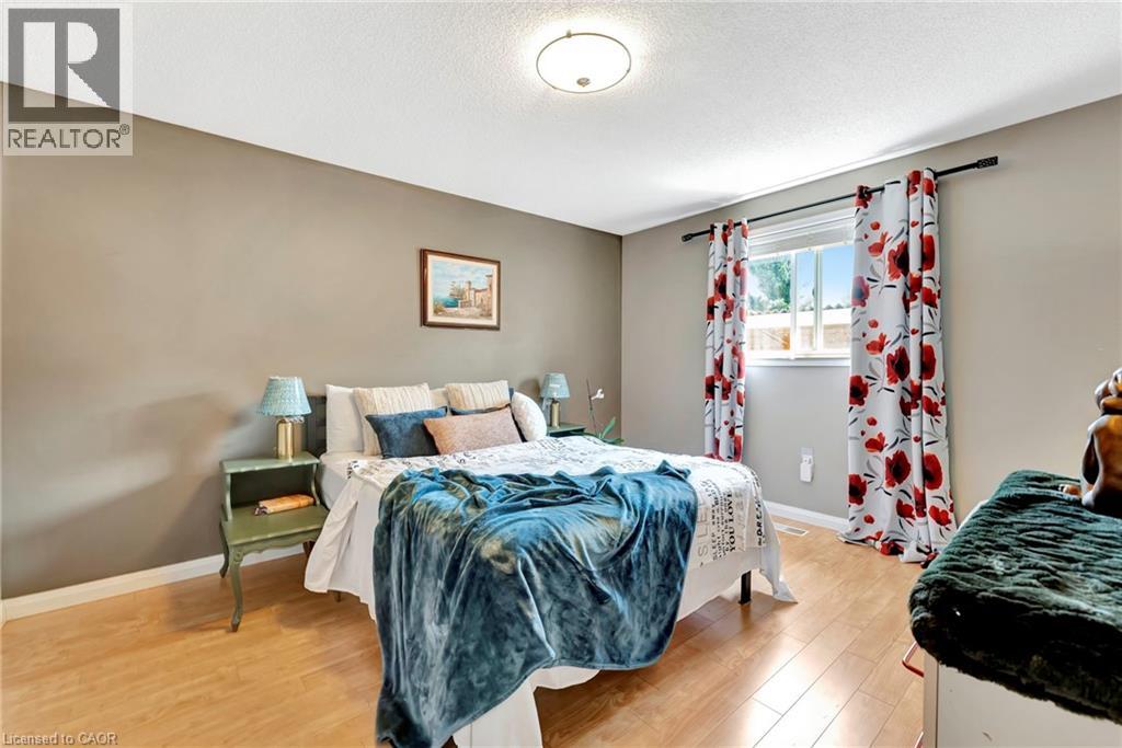 39 Marilyn Court, Hamilton, Ontario  L9B 2T5 - Photo 13 - 40793848