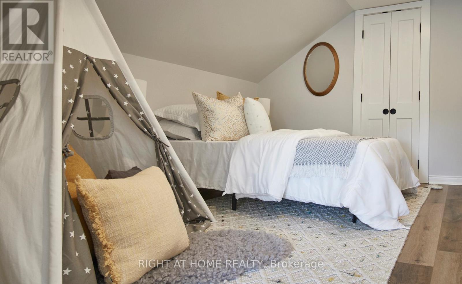 Upper - 124 Agnes Street, Oshawa, Ontario  L1G 1V4 - Photo 17 - E12632220