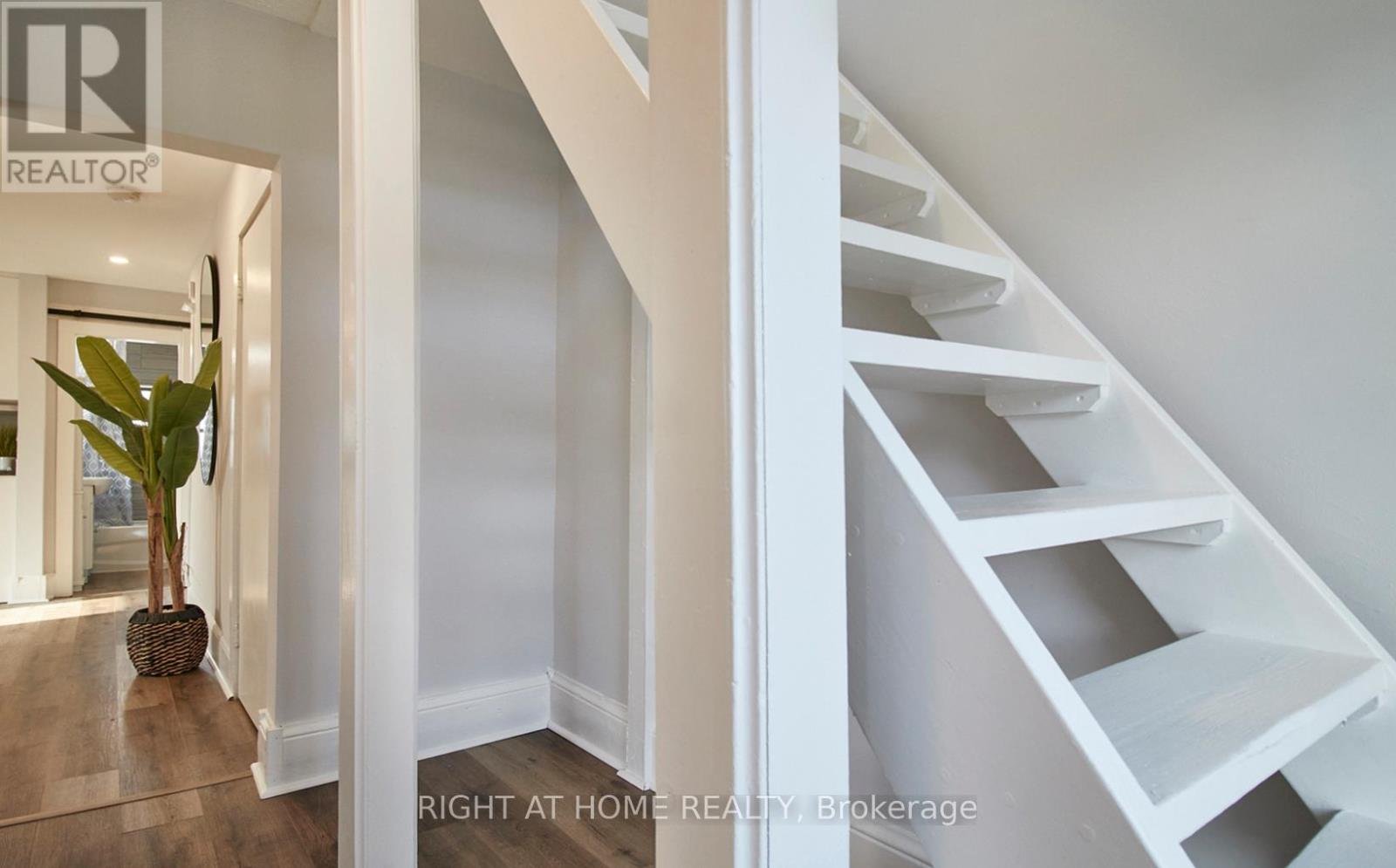 Upper - 124 Agnes Street, Oshawa, Ontario  L1G 1V4 - Photo 18 - E12632220