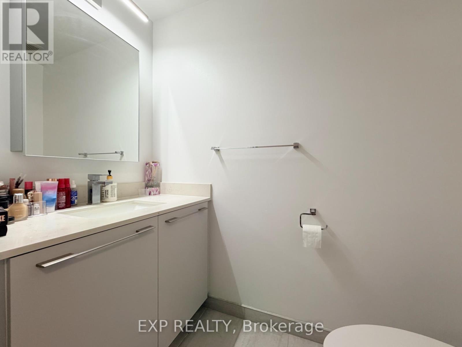 1807 - 18 Water Walk Drive, Markham, Ontario  L3R 6L5 - Photo 10 - N12632202