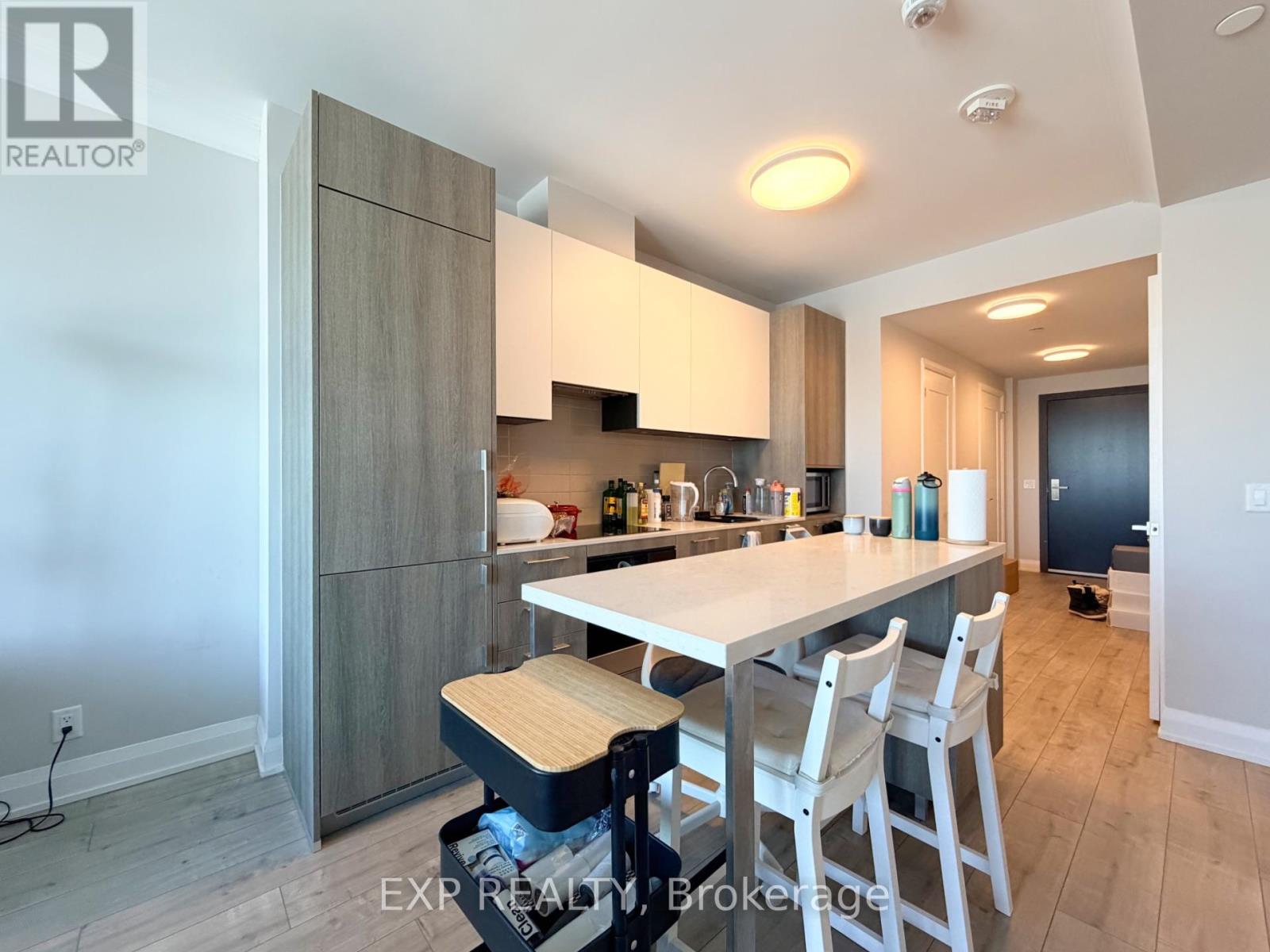 1807 - 18 Water Walk Drive, Markham, Ontario  L3R 6L5 - Photo 4 - N12632202