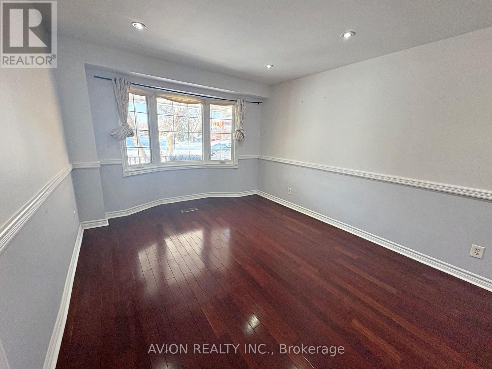 90 Penny Crescent, Markham, Ontario  L3P 5X6 - Photo 4 - N12632218