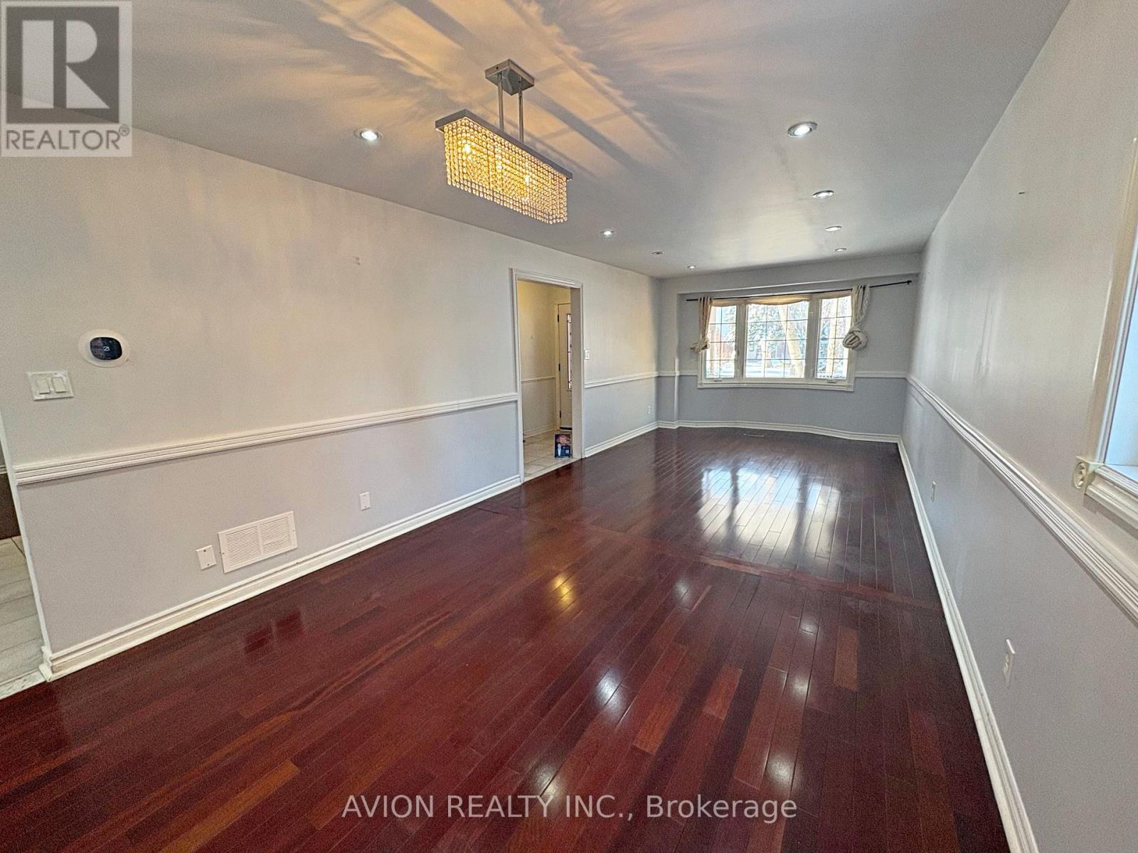 90 Penny Crescent, Markham, Ontario  L3P 5X6 - Photo 9 - N12632218