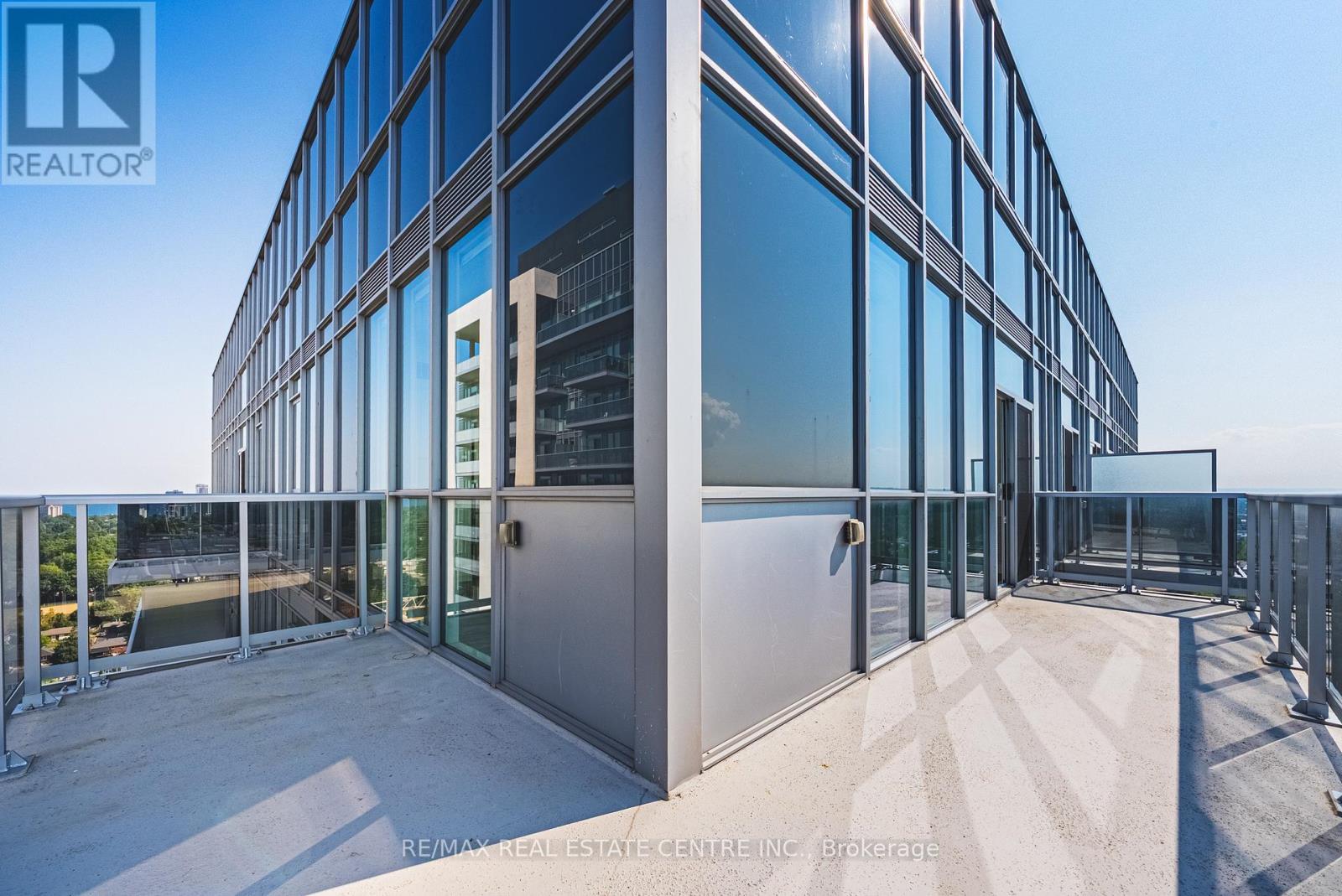 2001 - 2081 Fairview Street, Burlington, Ontario  L7R 0E4 - Photo 23 - W12632214