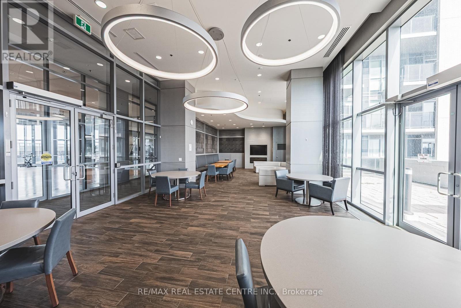 2001 - 2081 Fairview Street, Burlington, Ontario  L7R 0E4 - Photo 29 - W12632214