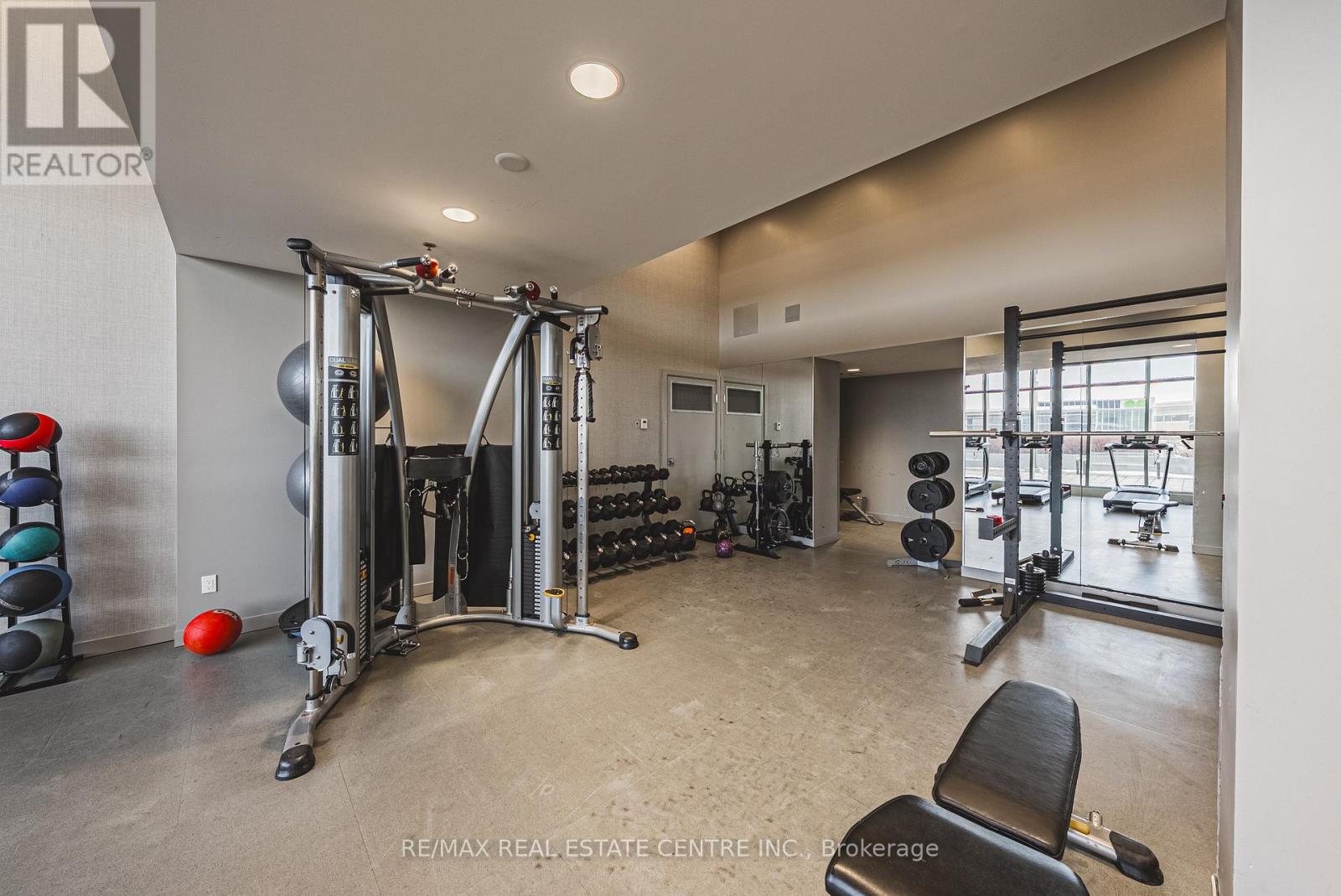 2001 - 2081 Fairview Street, Burlington, Ontario  L7R 0E4 - Photo 33 - W12632214