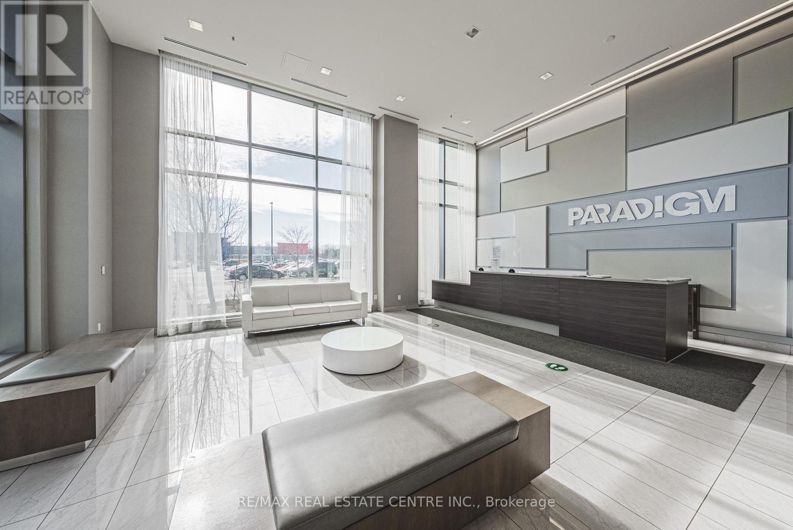 2001 - 2081 Fairview Street, Burlington, Ontario  L7R 0E4 - Photo 4 - W12632214