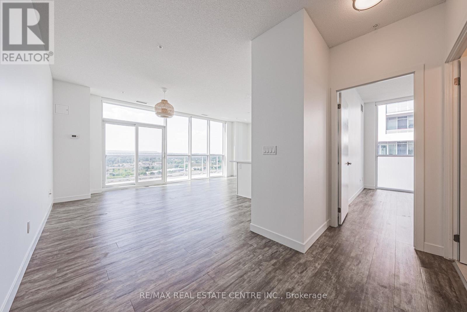 2001 - 2081 Fairview Street, Burlington, Ontario  L7R 0E4 - Photo 6 - W12632214