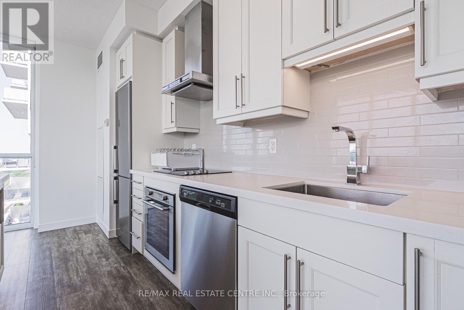 2001 - 2081 Fairview Street, Burlington, Ontario  L7R 0E4 - Photo 9 - W12632214