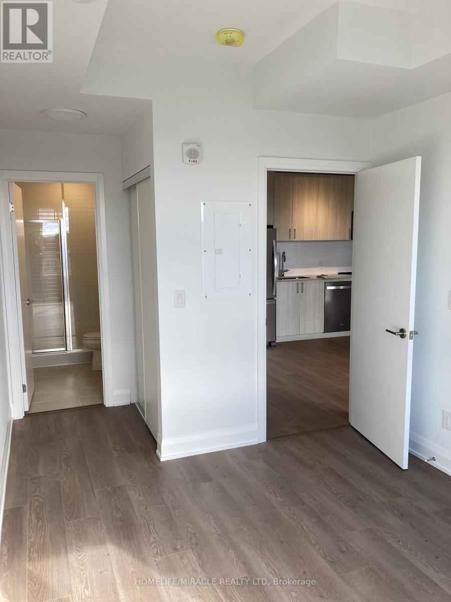 303 - 3250 Carding Mill Trail, Oakville, Ontario  L6M 5P7 - Photo 3 - W12632224