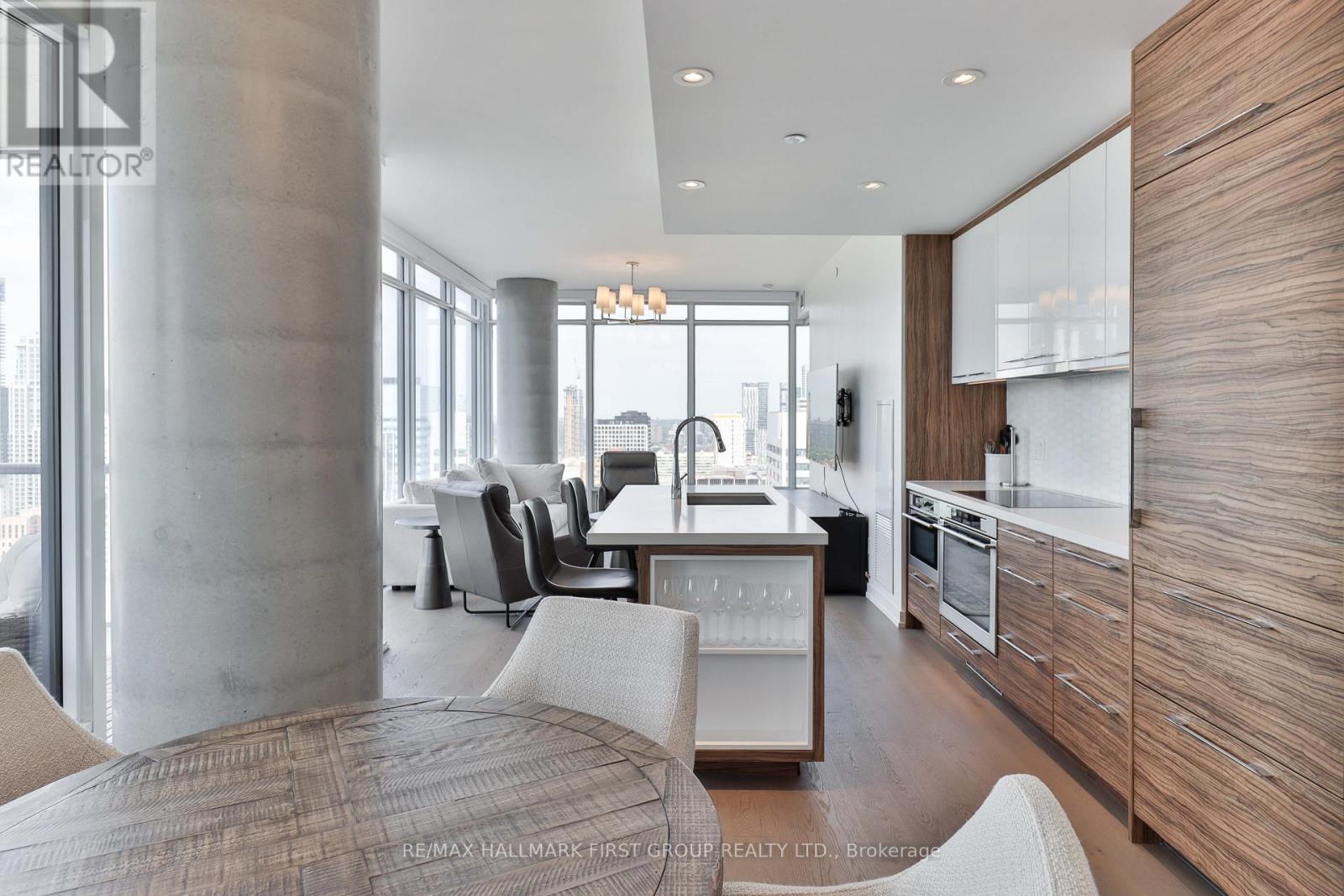 2402 - 488 University Avenue, Toronto, Ontario  M5G 0C1 - Photo 11 - C12632242