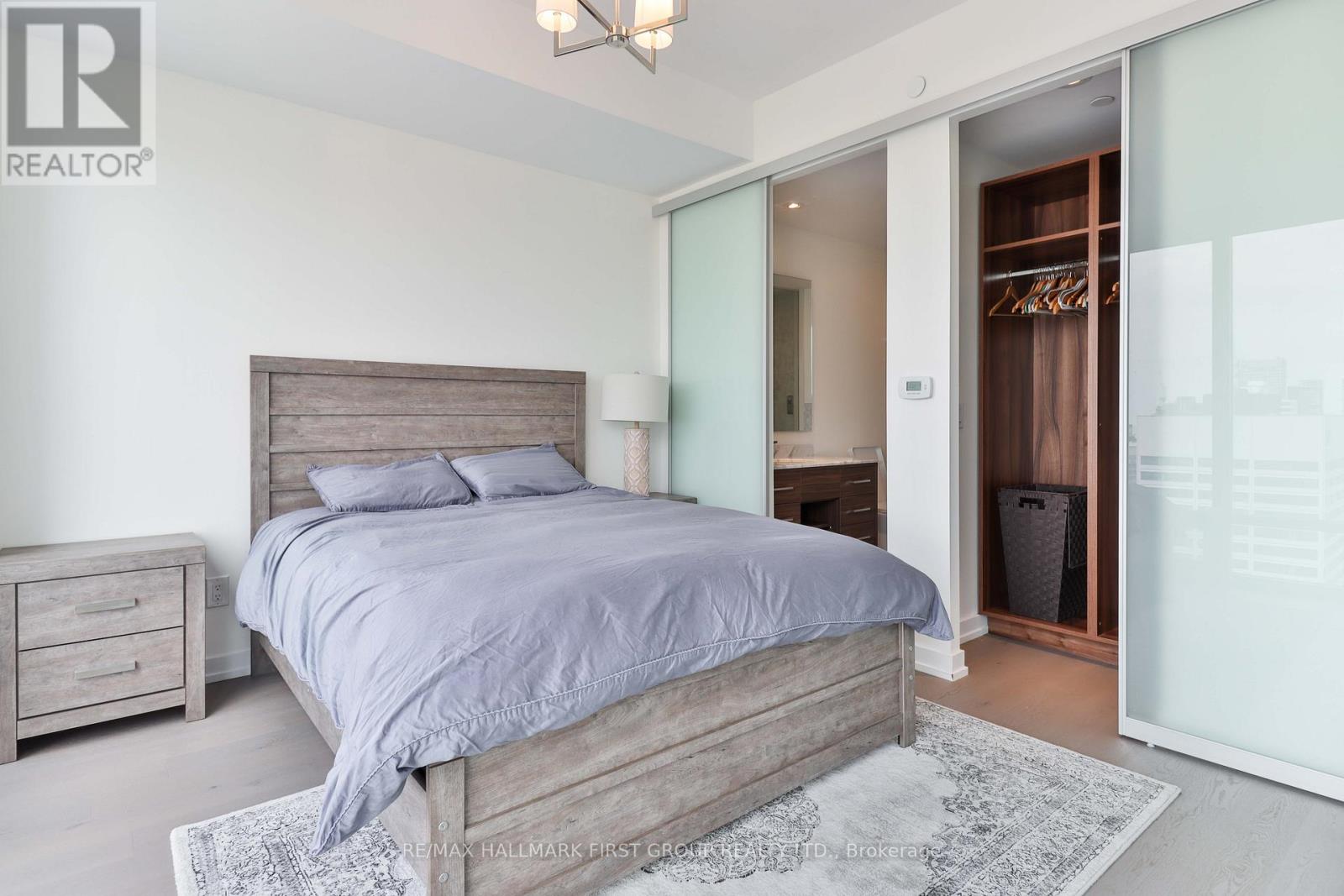 2402 - 488 University Avenue, Toronto, Ontario  M5G 0C1 - Photo 33 - C12632242