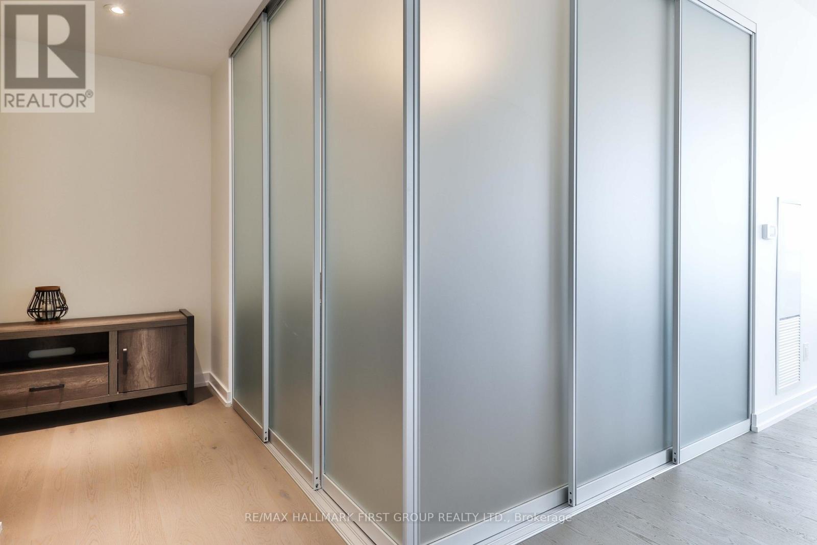 2402 - 488 University Avenue, Toronto, Ontario  M5G 0C1 - Photo 8 - C12632242