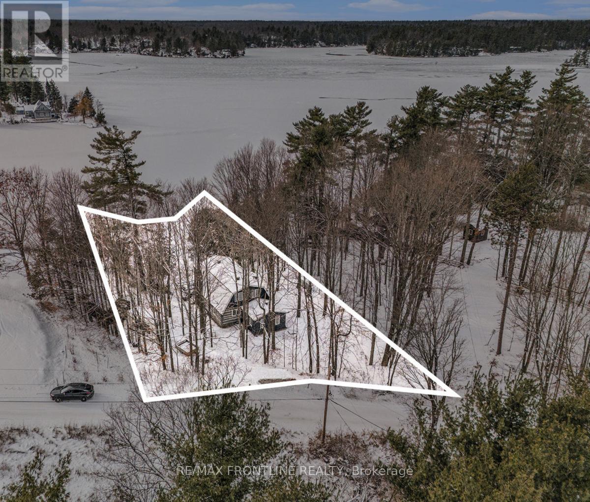 112 Blair Poole Farm Lane, Tay Valley, Ontario K7H 3C7 - Photo 2 - X12632244