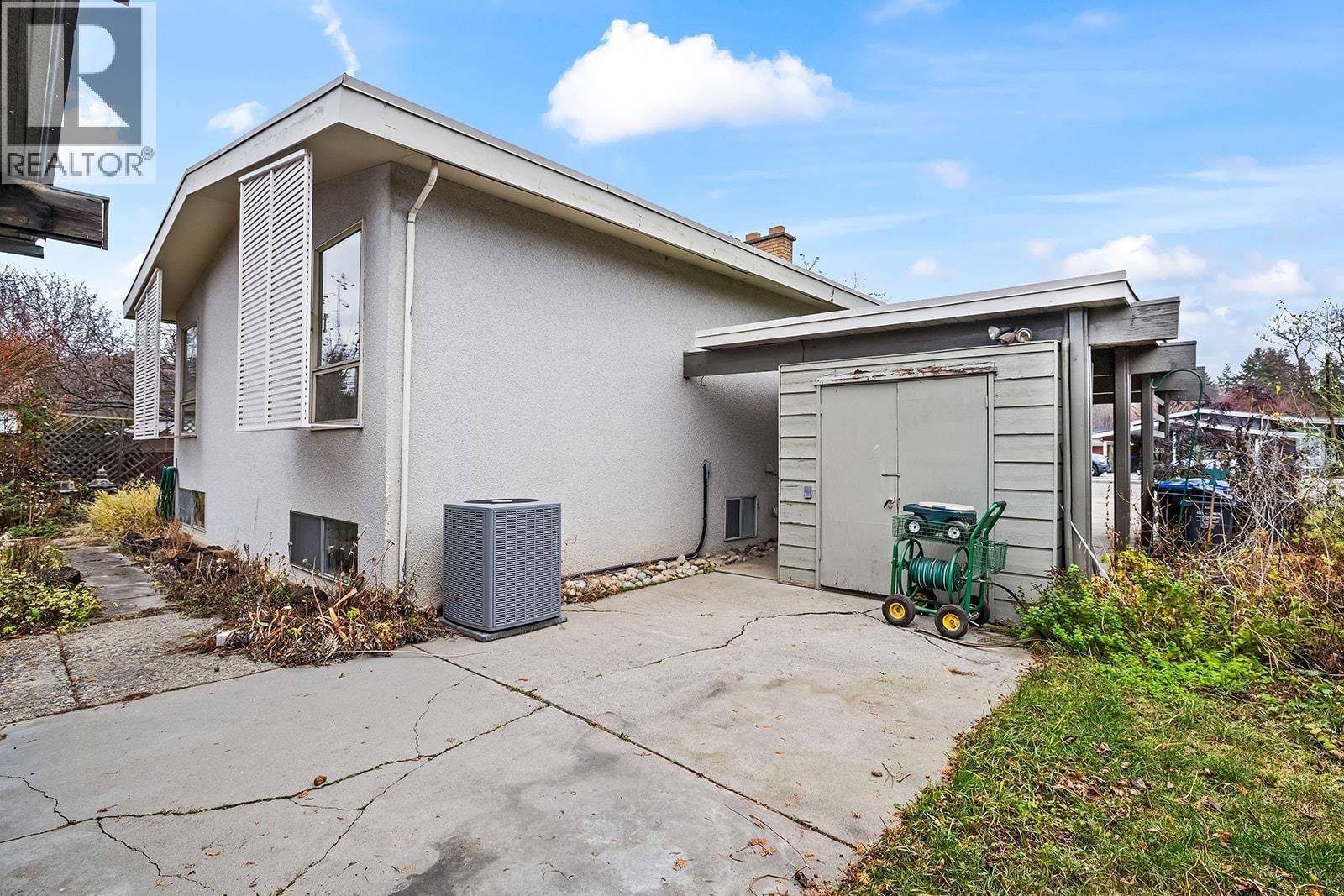 1424 Lombardy Square, Kelowna, British Columbia  V1Y 3S7 - Photo 38 - 10371127