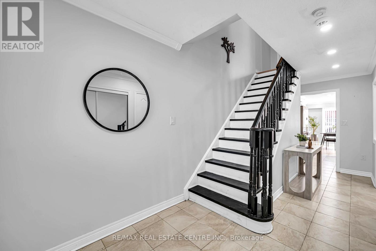 47 Brickyard Way N, Brampton, Ontario  L6V 4L6 - Photo 12 - W12632234