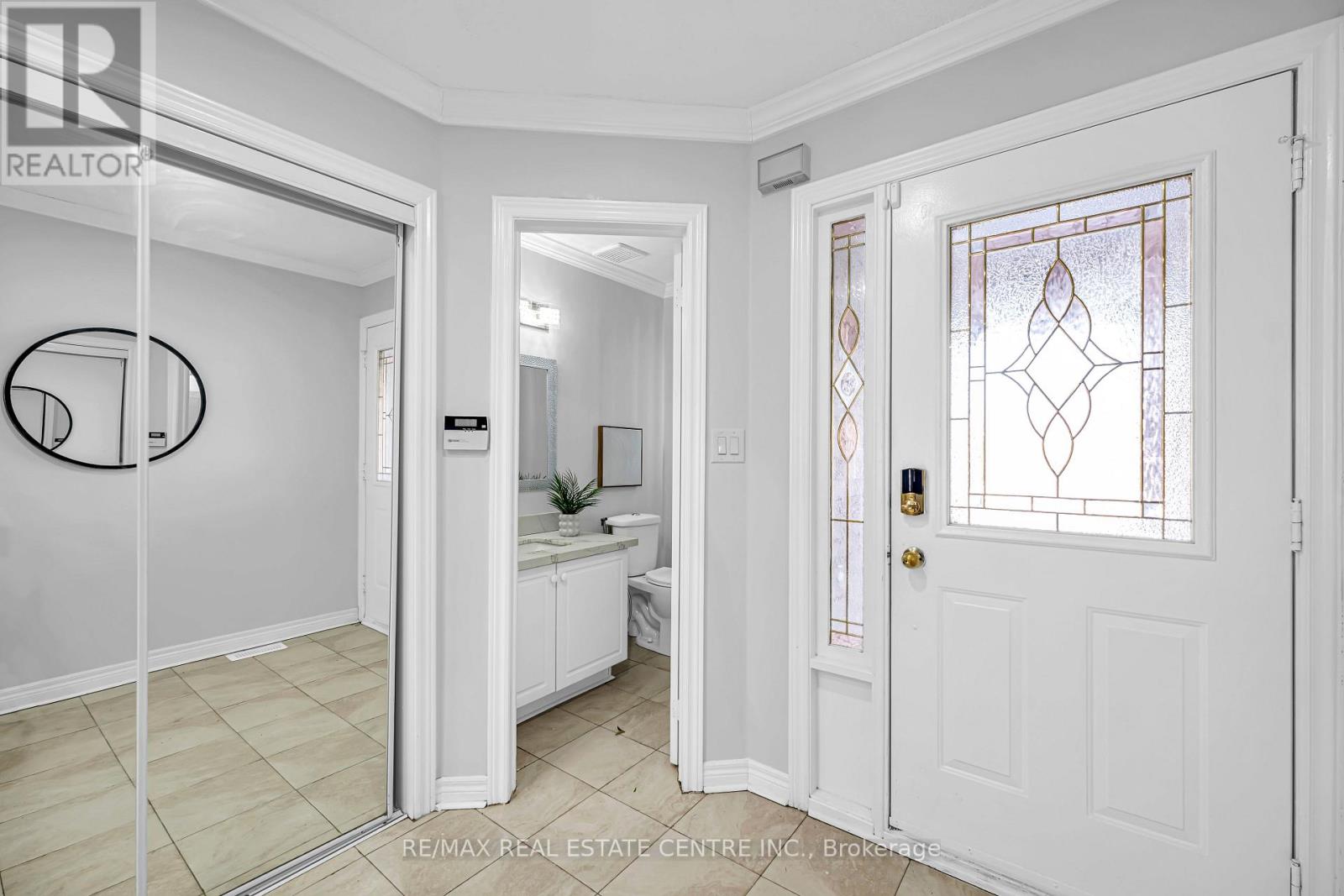 47 Brickyard Way N, Brampton, Ontario  L6V 4L6 - Photo 4 - W12632234