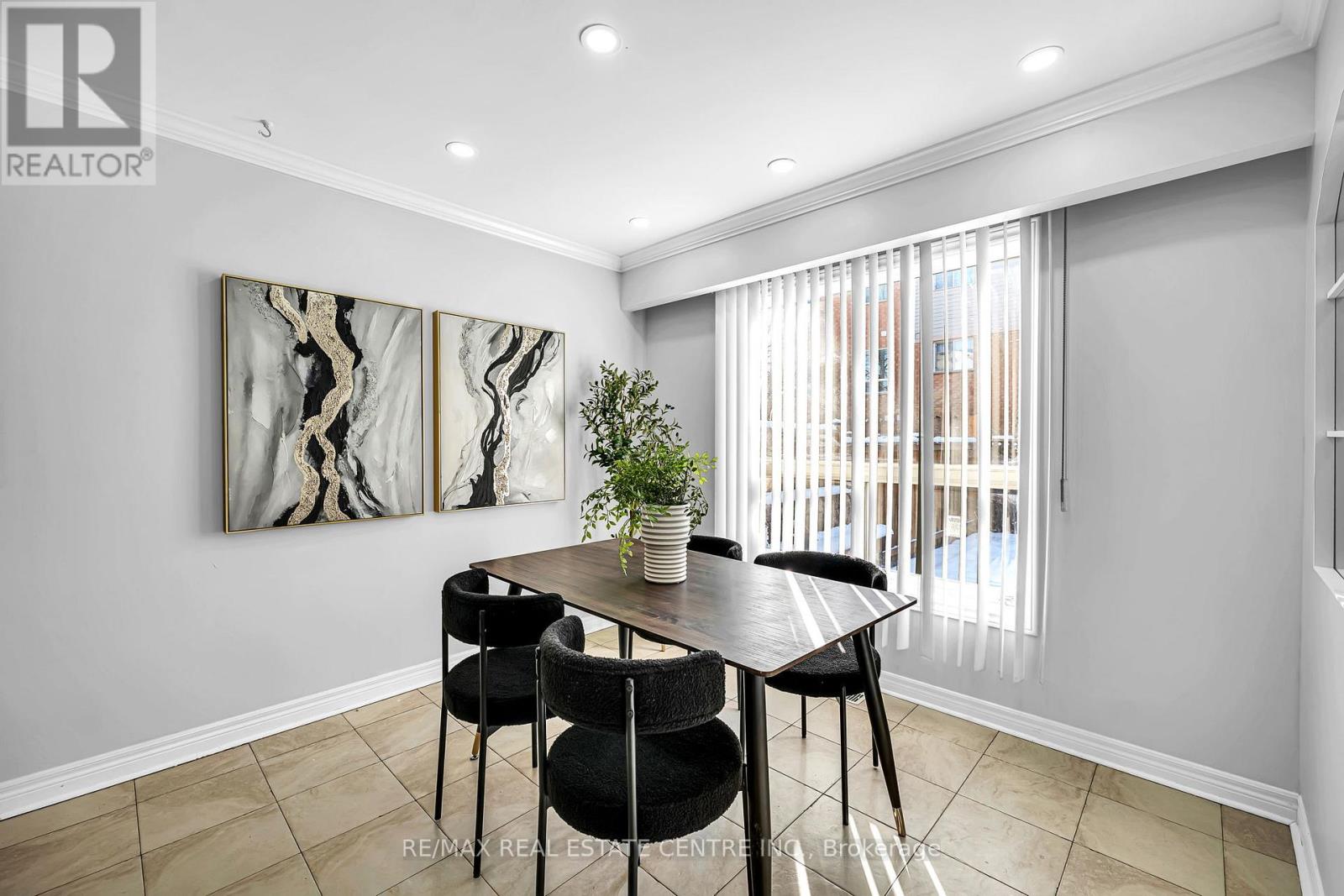 47 Brickyard Way N, Brampton, Ontario  L6V 4L6 - Photo 9 - W12632234