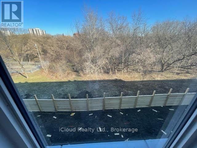 B - 33 Wild Rose Gardens, Toronto, Ontario  M6L 0A5 - Photo 10 - W12632256