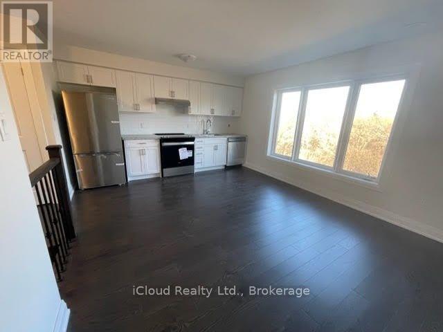 B - 33 Wild Rose Gardens, Toronto, Ontario  M6L 0A5 - Photo 8 - W12632256