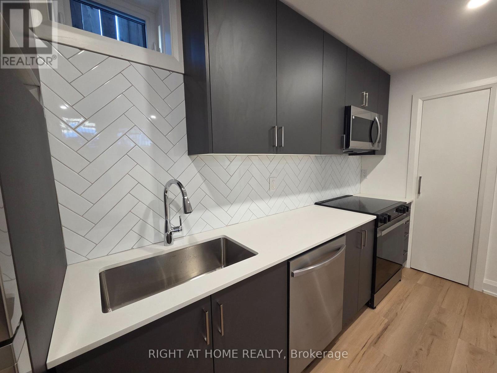 Br - 55 Camberwell Road, Toronto, Ontario  M6C 3E7 - Photo 6 - C12631438