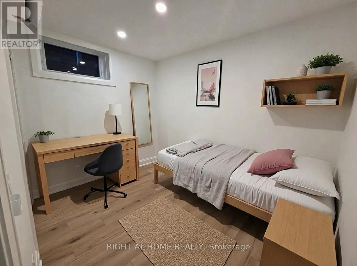 Br - 55 Camberwell Road, Toronto, Ontario  M6C 3E7 - Photo 13 - C12631438