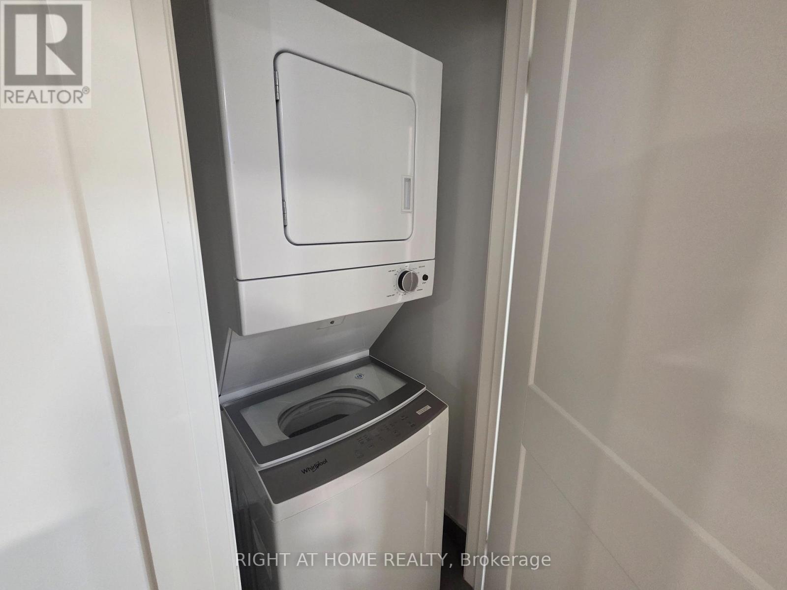 Br - 55 Camberwell Road, Toronto, Ontario  M6C 3E7 - Photo 16 - C12631438