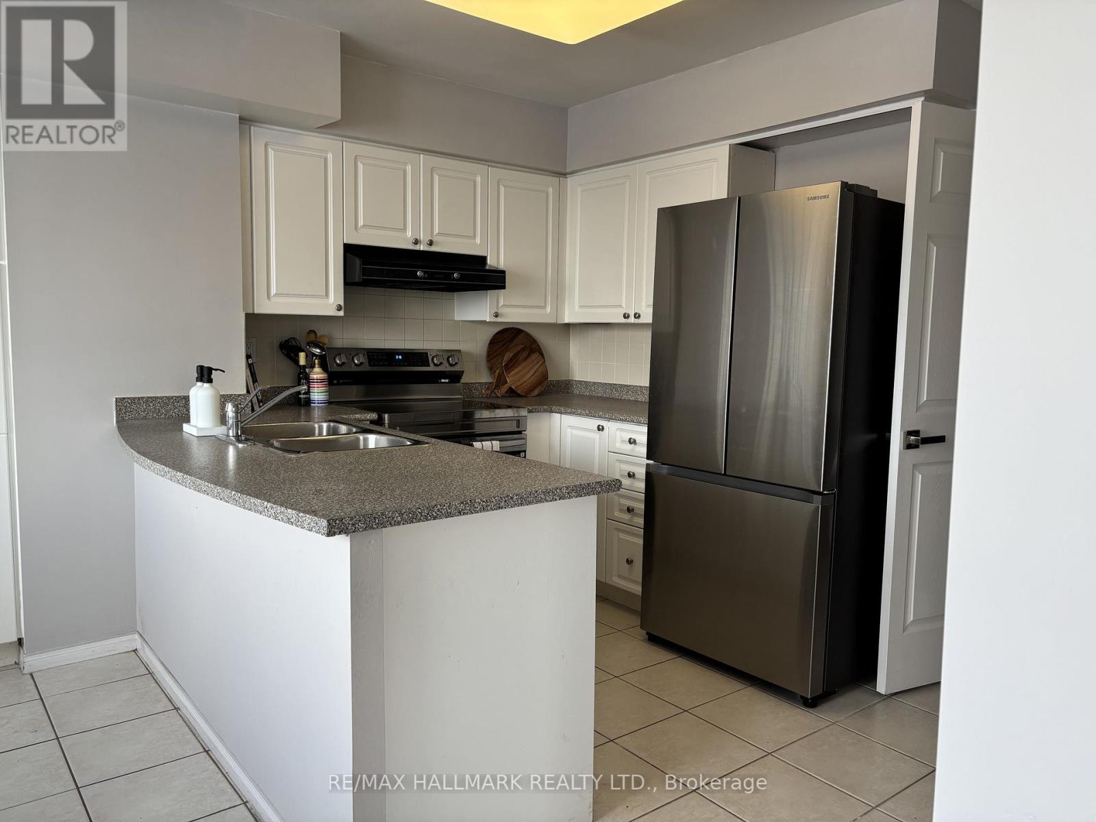 702 - 5 Emerald Lane, Vaughan, Ontario  L4J 8P7 - Photo 13 - N12387535