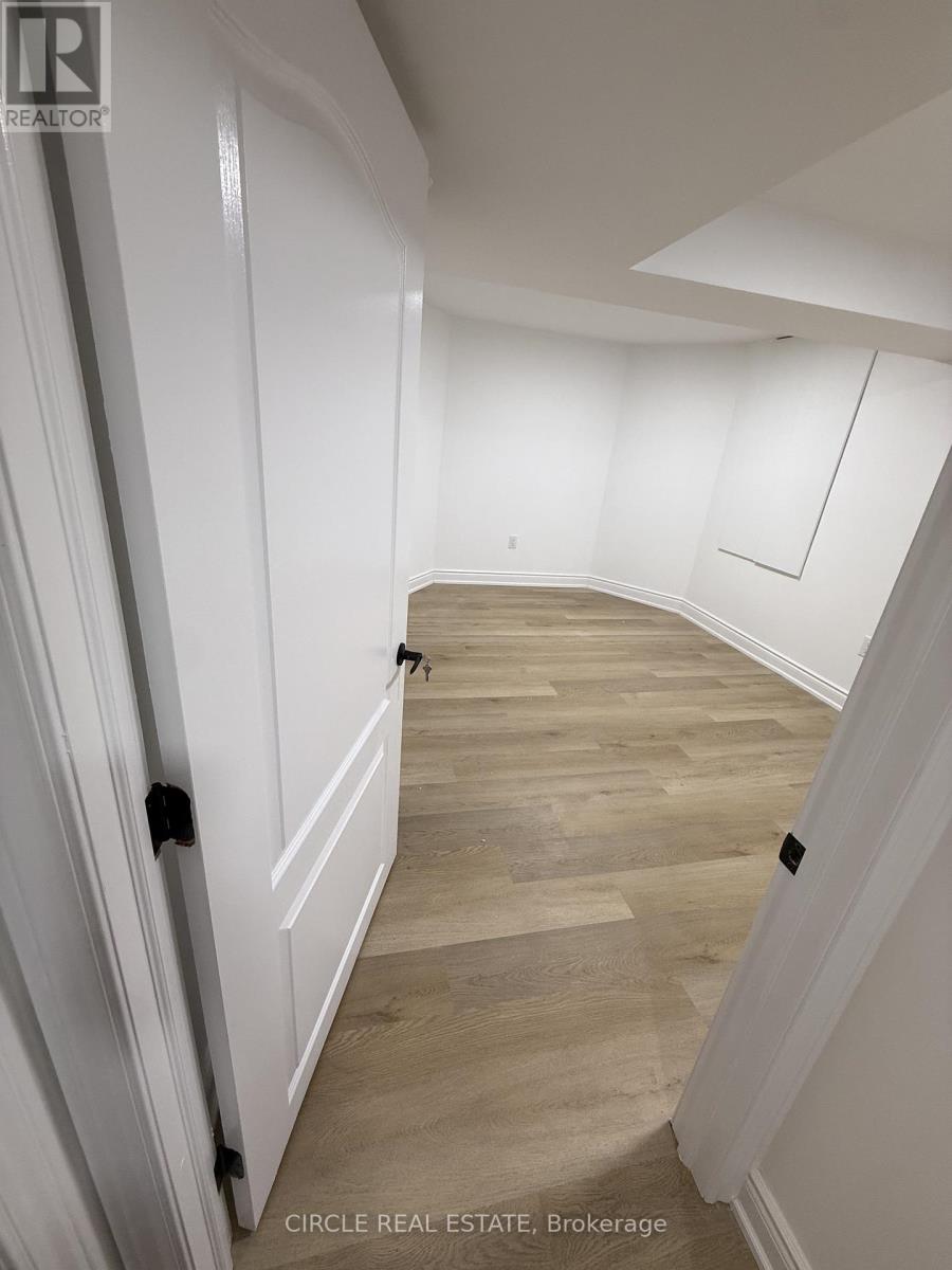 Bsmt - 2971 Westoak Trails Boulevard, Oakville, Ontario  L6M 5E5 - Photo 8 - W12632266