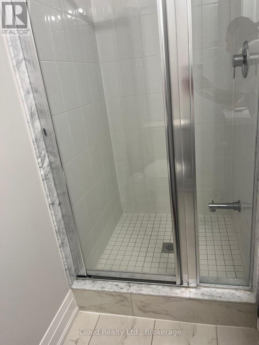 33 Wild Rose Gardens, Toronto, Ontario  M6L 0A5 - Photo 15 - W12632272