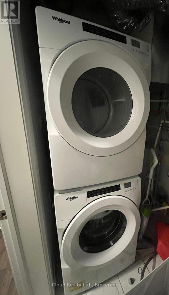 33 Wild Rose Gardens, Toronto, Ontario  M6L 0A5 - Photo 16 - W12632272