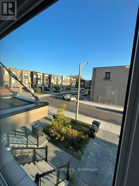 33 Wild Rose Gardens, Toronto, Ontario  M6L 0A5 - Photo 3 - W12632272