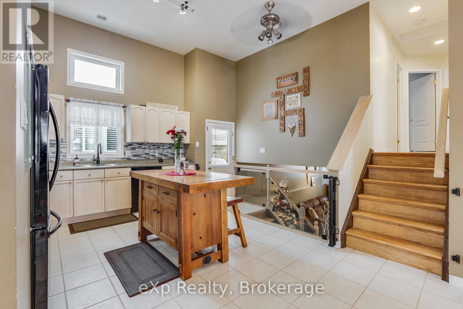 547 Forest Creek Place, London East, Ontario N5Y 5T7 - Photo 11 - X12632298