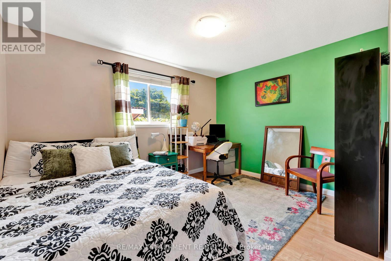 39 Marilyn Court, Hamilton, Ontario  L9B 2T5 - Photo 15 - X12632282