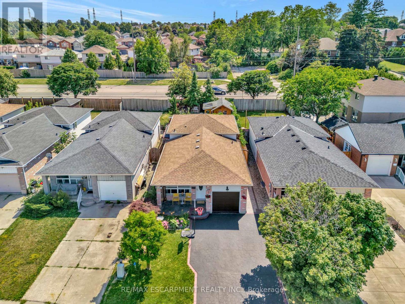 39 Marilyn Court, Hamilton, Ontario  L9B 2T5 - Photo 35 - X12632282