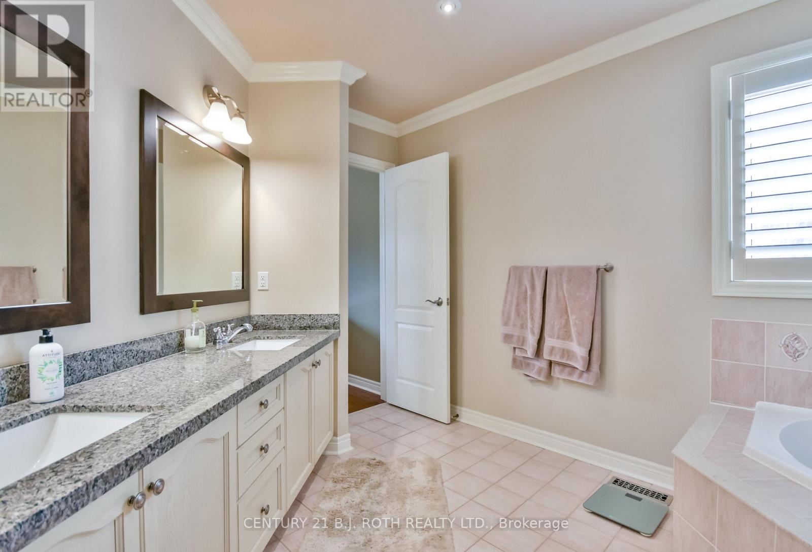 38 Camelot Square, Barrie, Ontario  L4M 0C3 - Photo 28 - S12529442