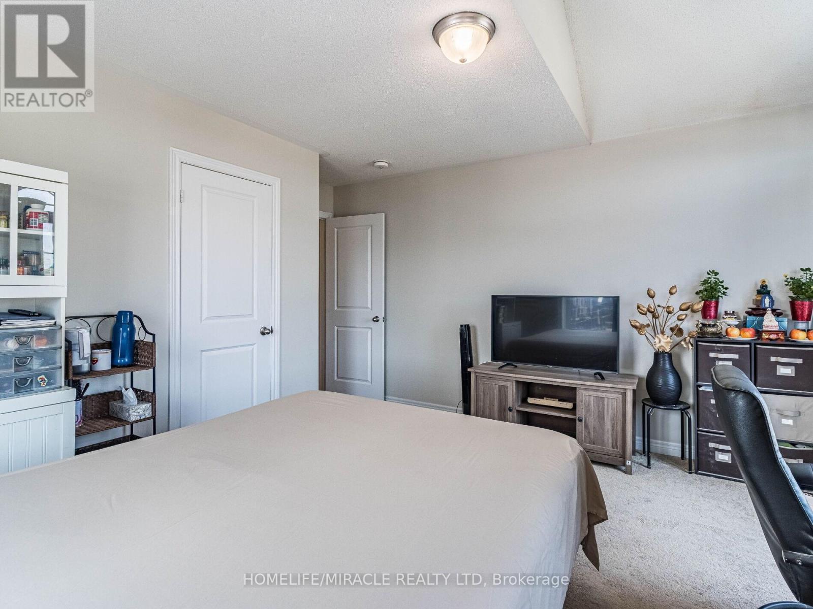 43 Finegan Circle, Brampton, Ontario  L7A 4Z7 - Photo 44 - W12440413