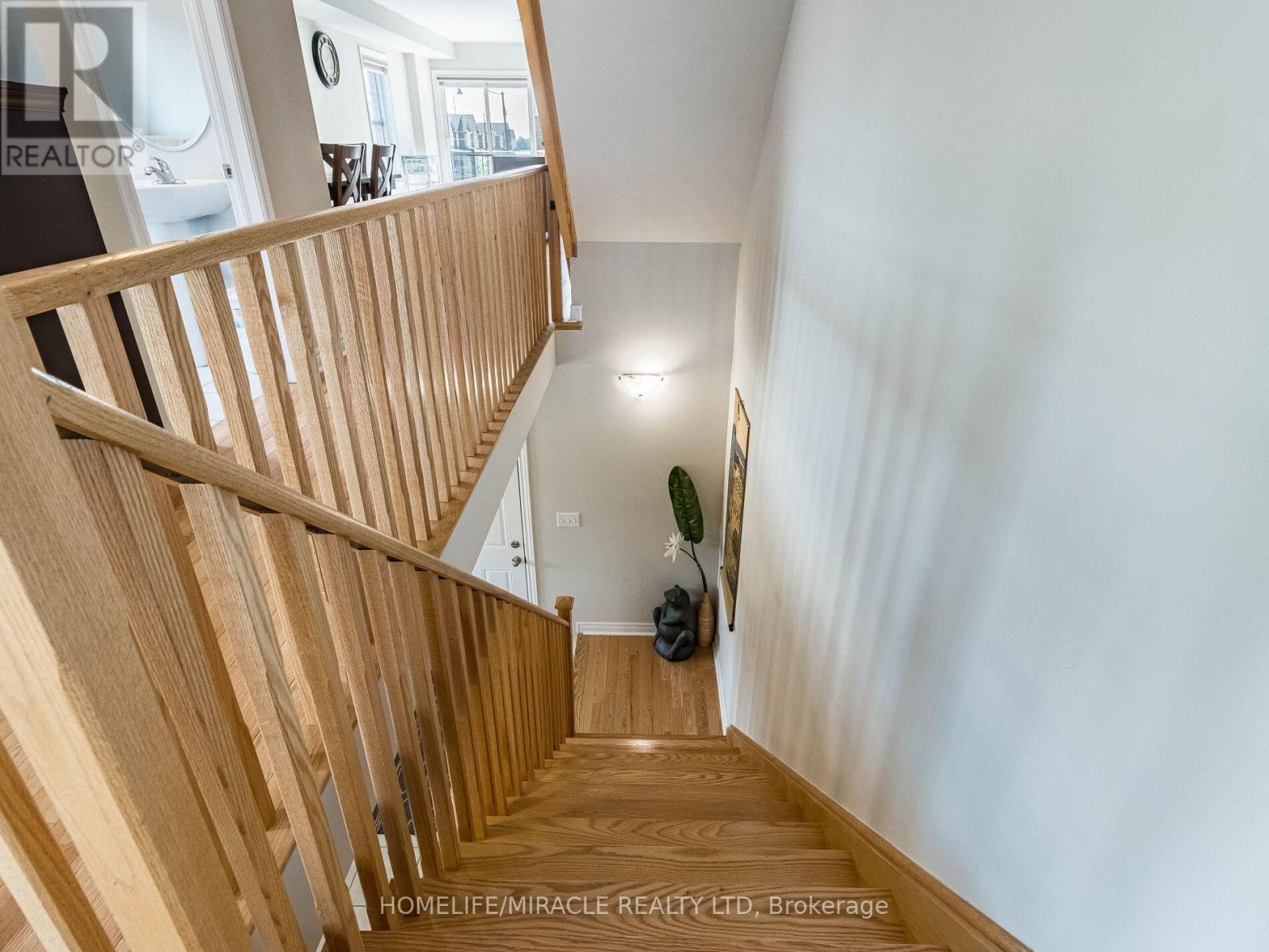 43 Finegan Circle, Brampton, Ontario  L7A 4Z7 - Photo 6 - W12440413