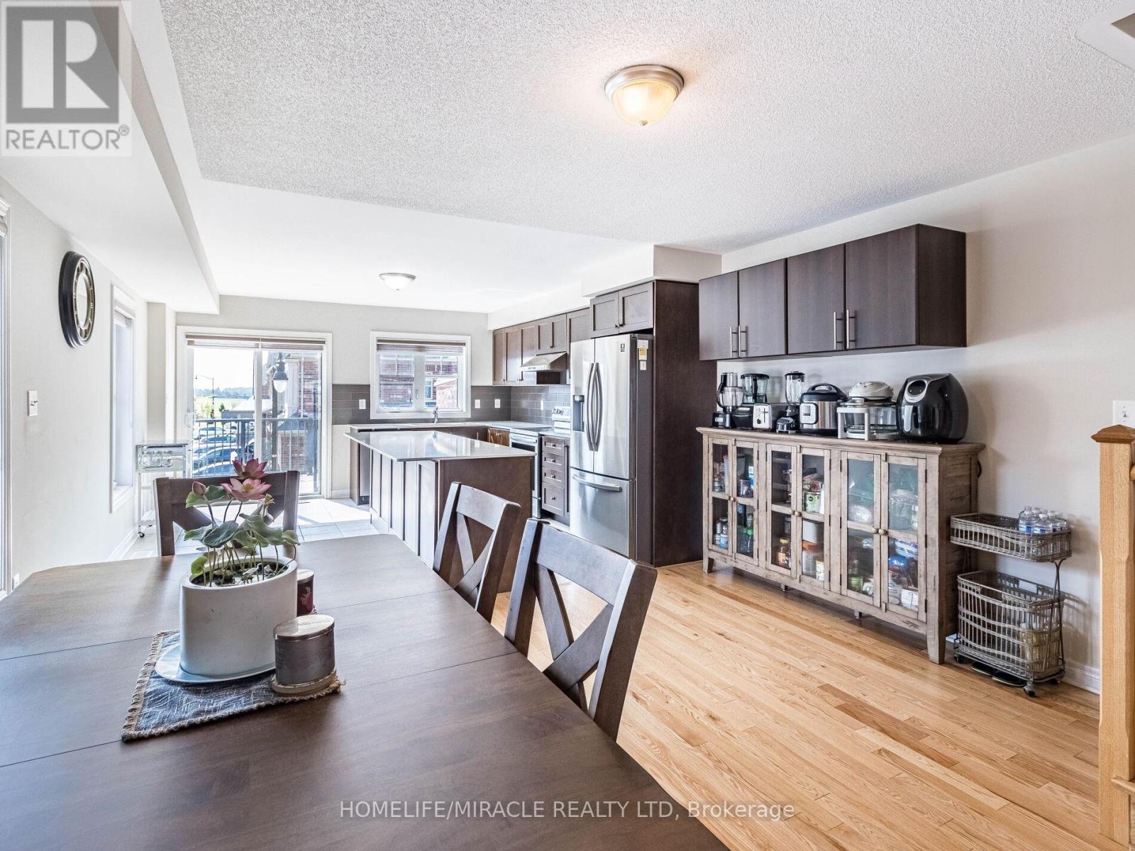 43 Finegan Circle, Brampton, Ontario  L7A 4Z7 - Photo 27 - W12440413