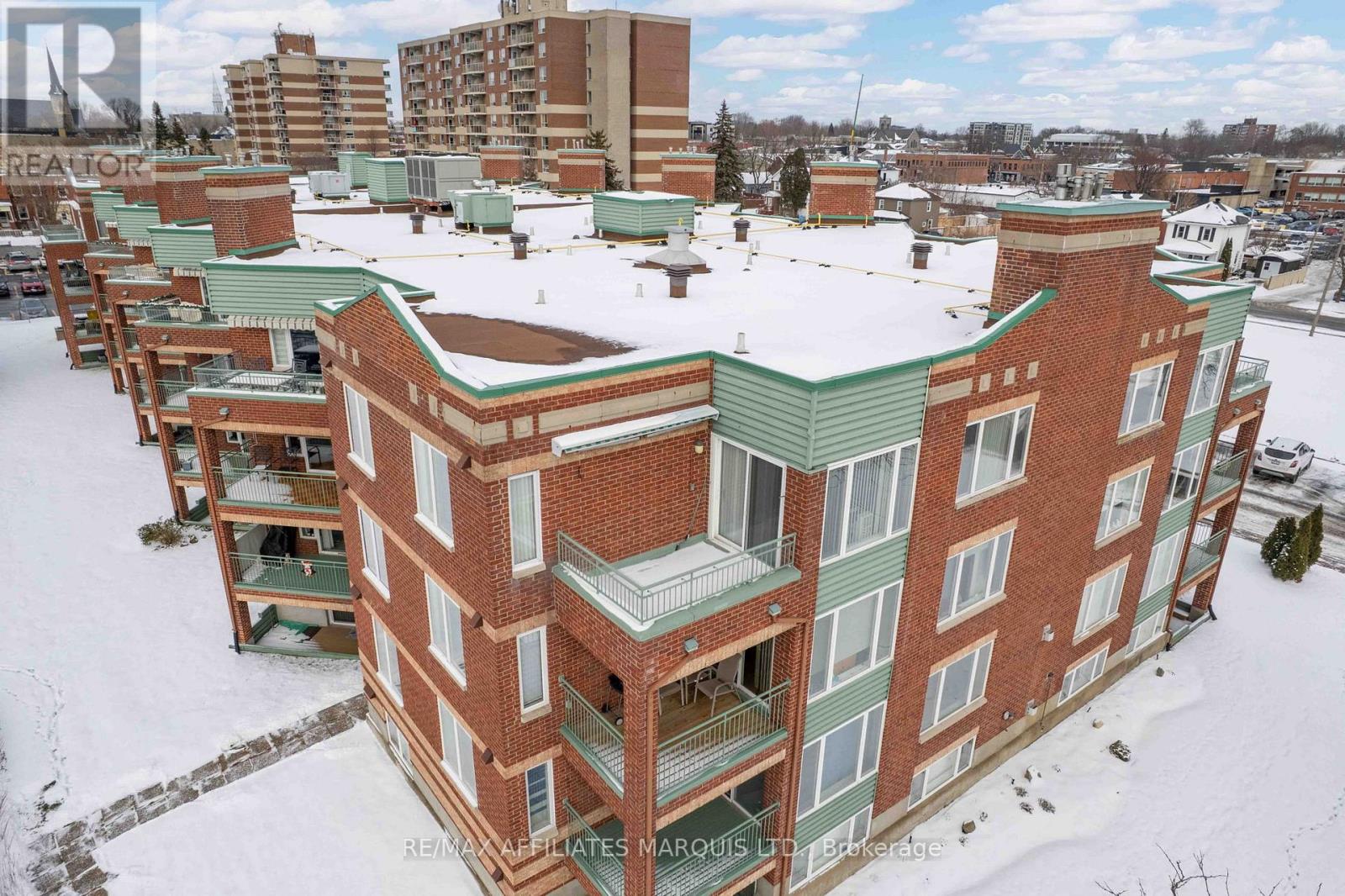 411 - 121 Water Street W, Cornwall, Ontario K6J 5T8 - Photo 2 - X12632286