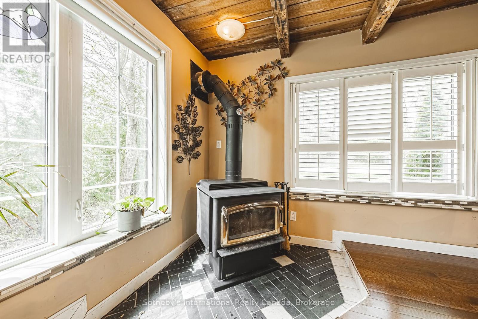 1680 Old Brock Street, Norfolk, Ontario N0E 1W0 - Photo 16 - X12440998