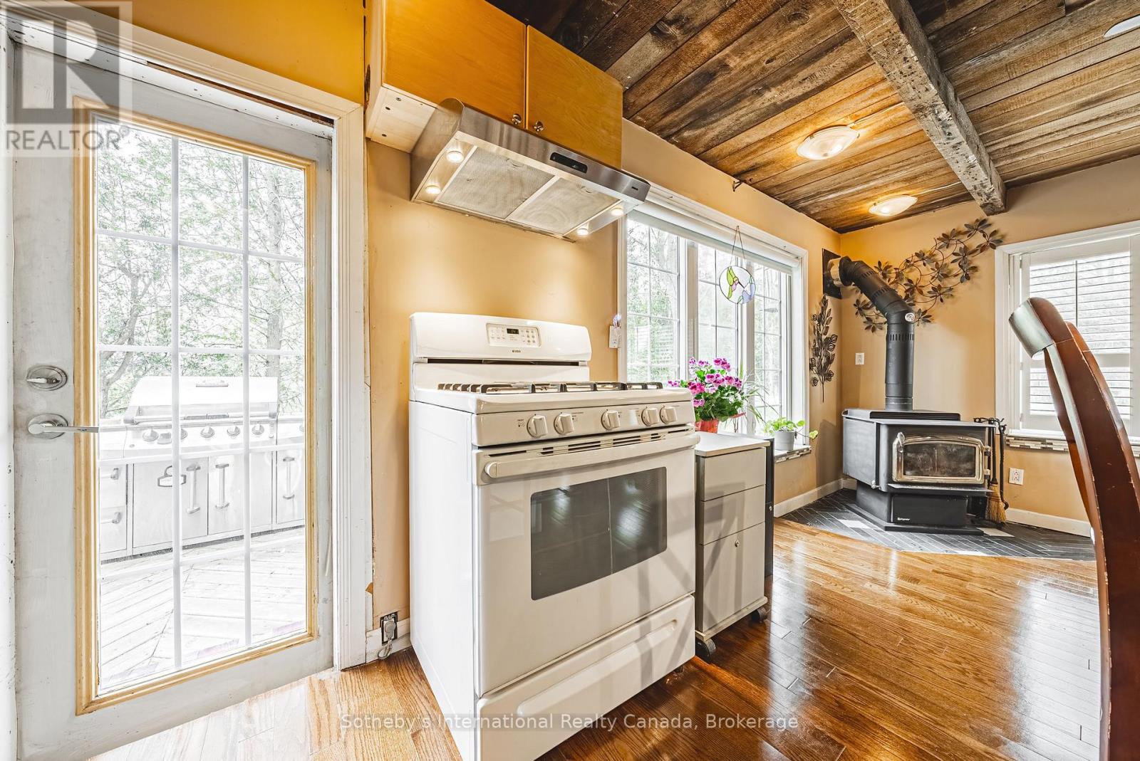 1680 Old Brock Street, Norfolk, Ontario N0E 1W0 - Photo 9 - X12440998