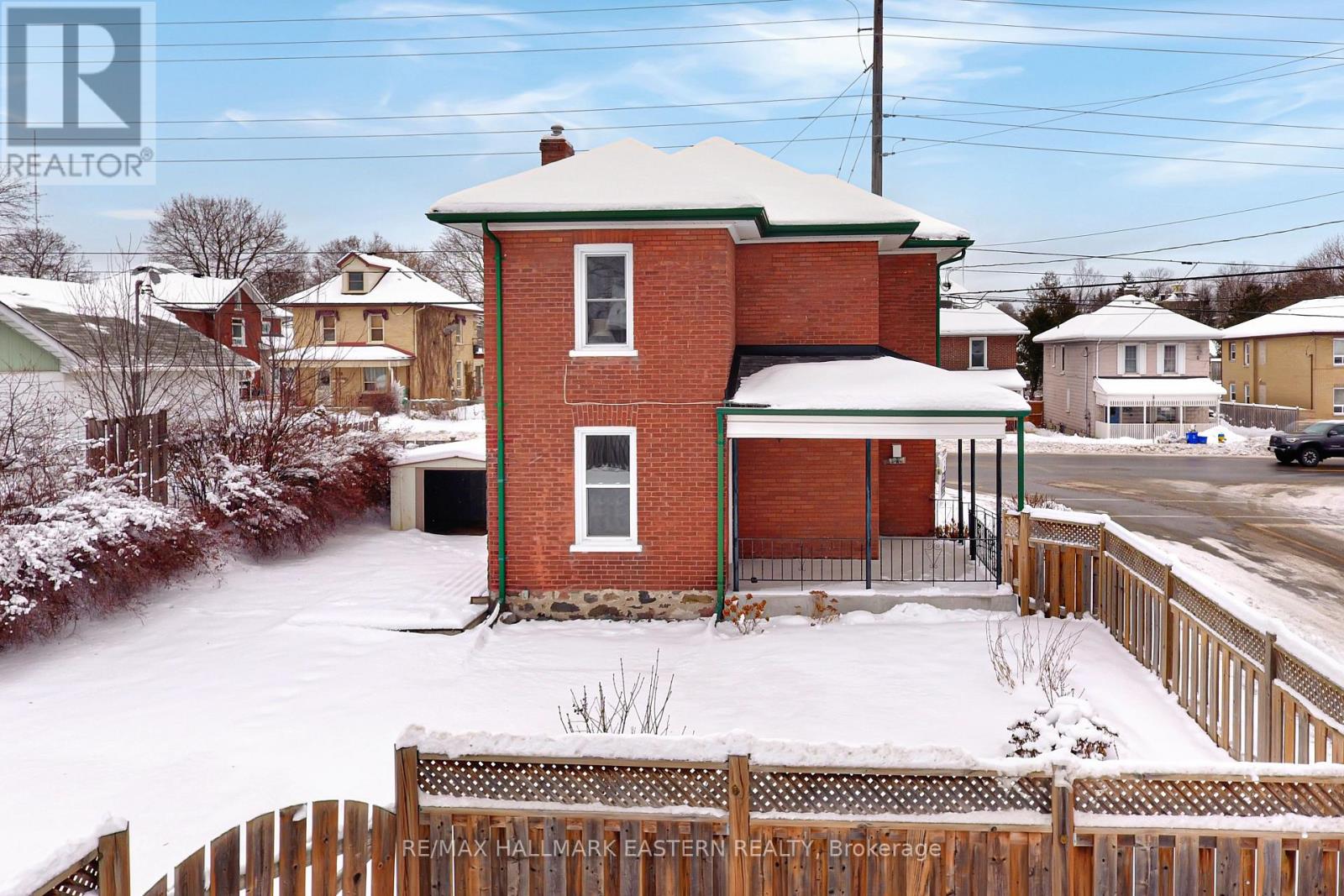 198 Hazlitt Street, Peterborough, Ontario  K9H 1L7 - Photo 3 - X12516516