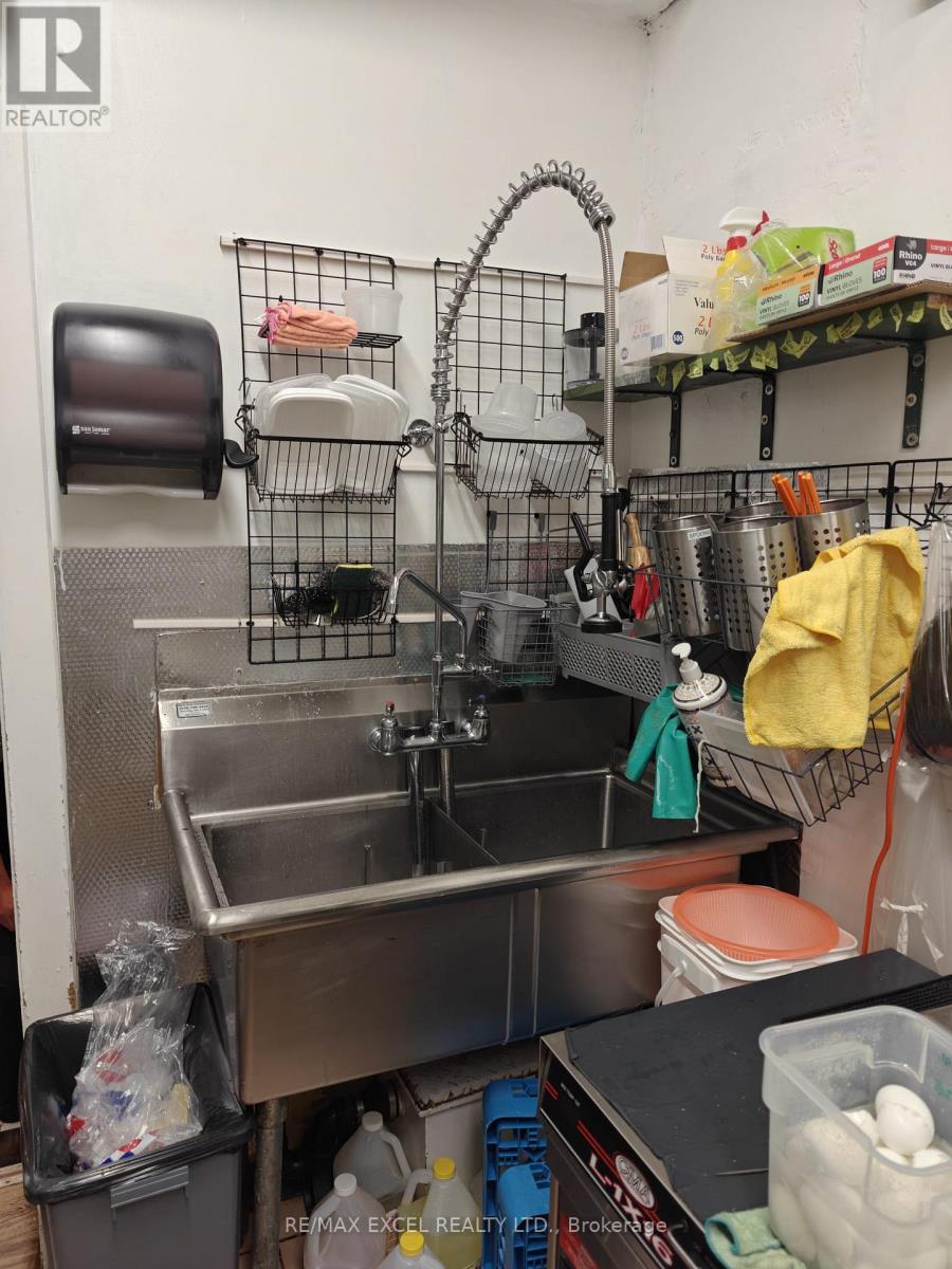 253 Gerrard Street E, Toronto, Ontario  M5A 2G1 - Photo 11 - C12632304